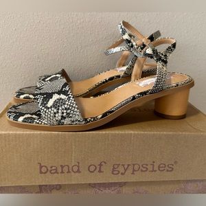 Band of Gypsies Topanga Vegan Snakeskin Leather Block Heel Sandals - NIB